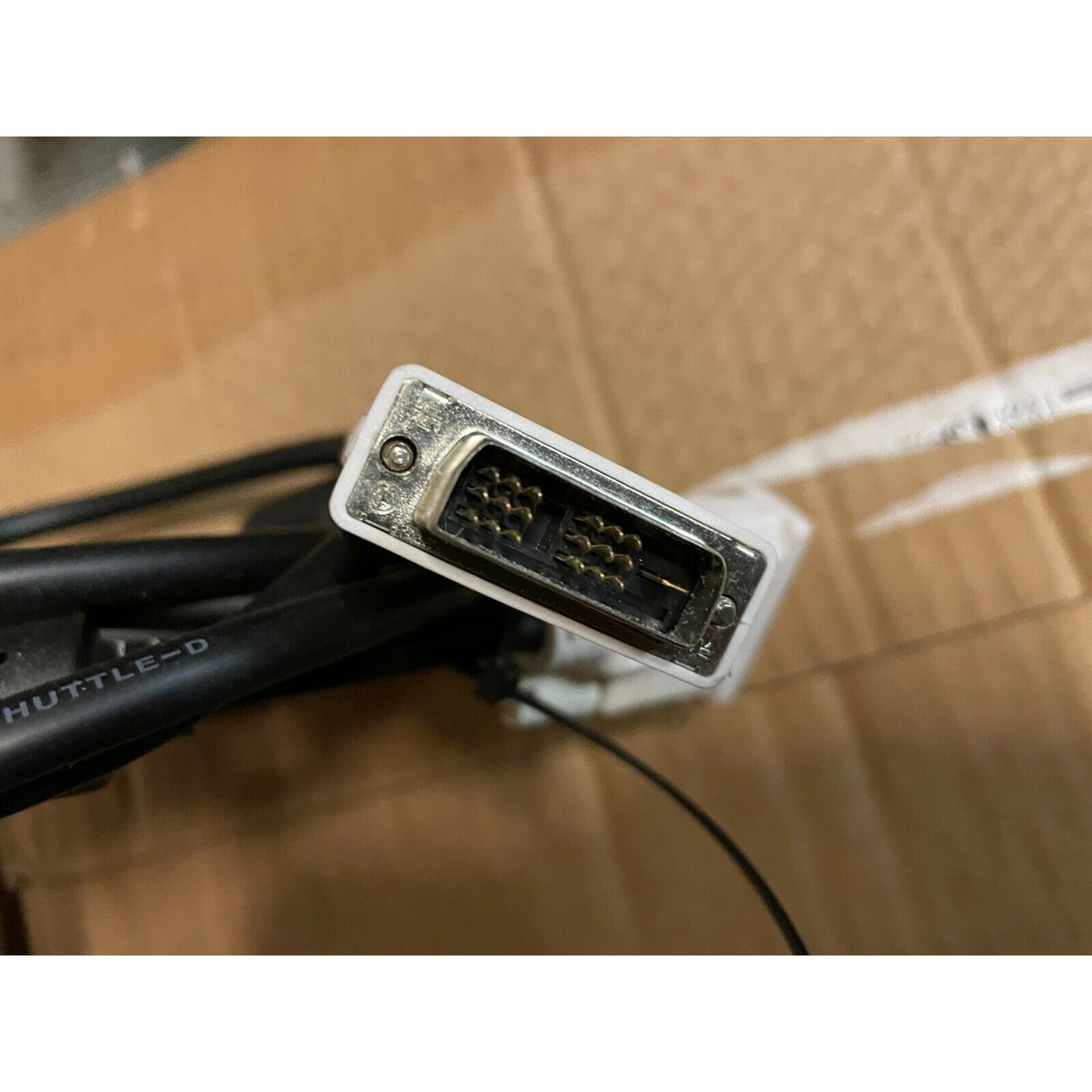 DVI Cable M-M DVI-D 5ft Long Cord 18-Pin Monitor Cable Connector closeup
