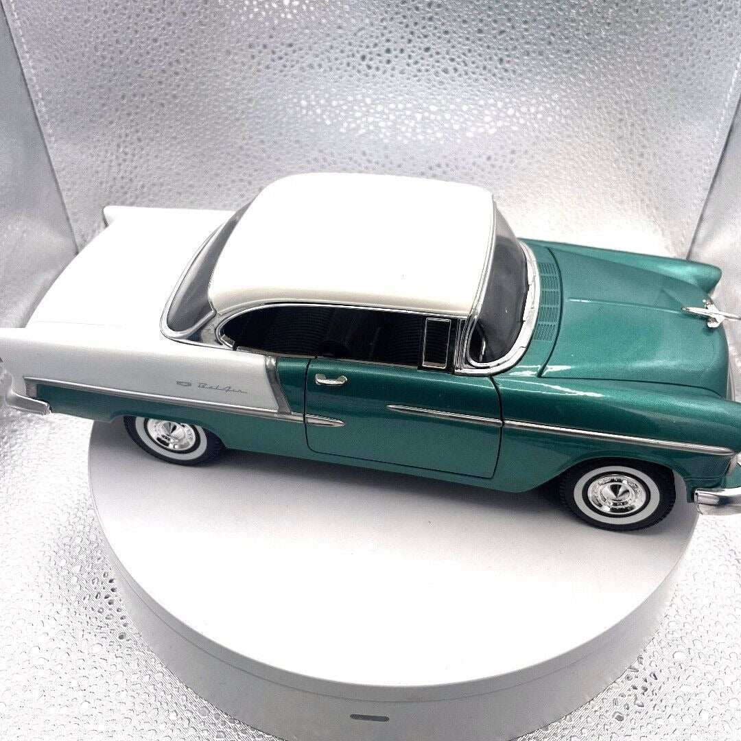 Motormax 1955 Chevrolet Bel Air Green Die Cast Convertible, 1/18 Scale, No. 73184 passenger side view