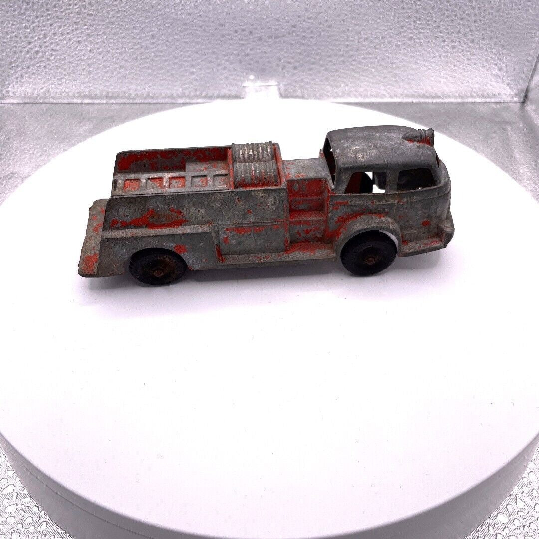 Hubley Lancaster PA 402 Metal Fire Truck Toy side view