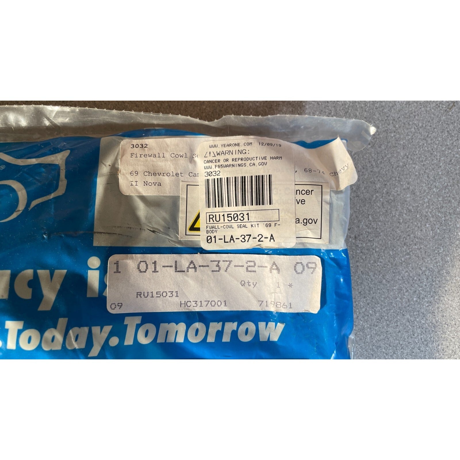 1969 Chevrolet Camaro Firewall Cowl Seal Kit 01-LA-37-2-A package label closeup