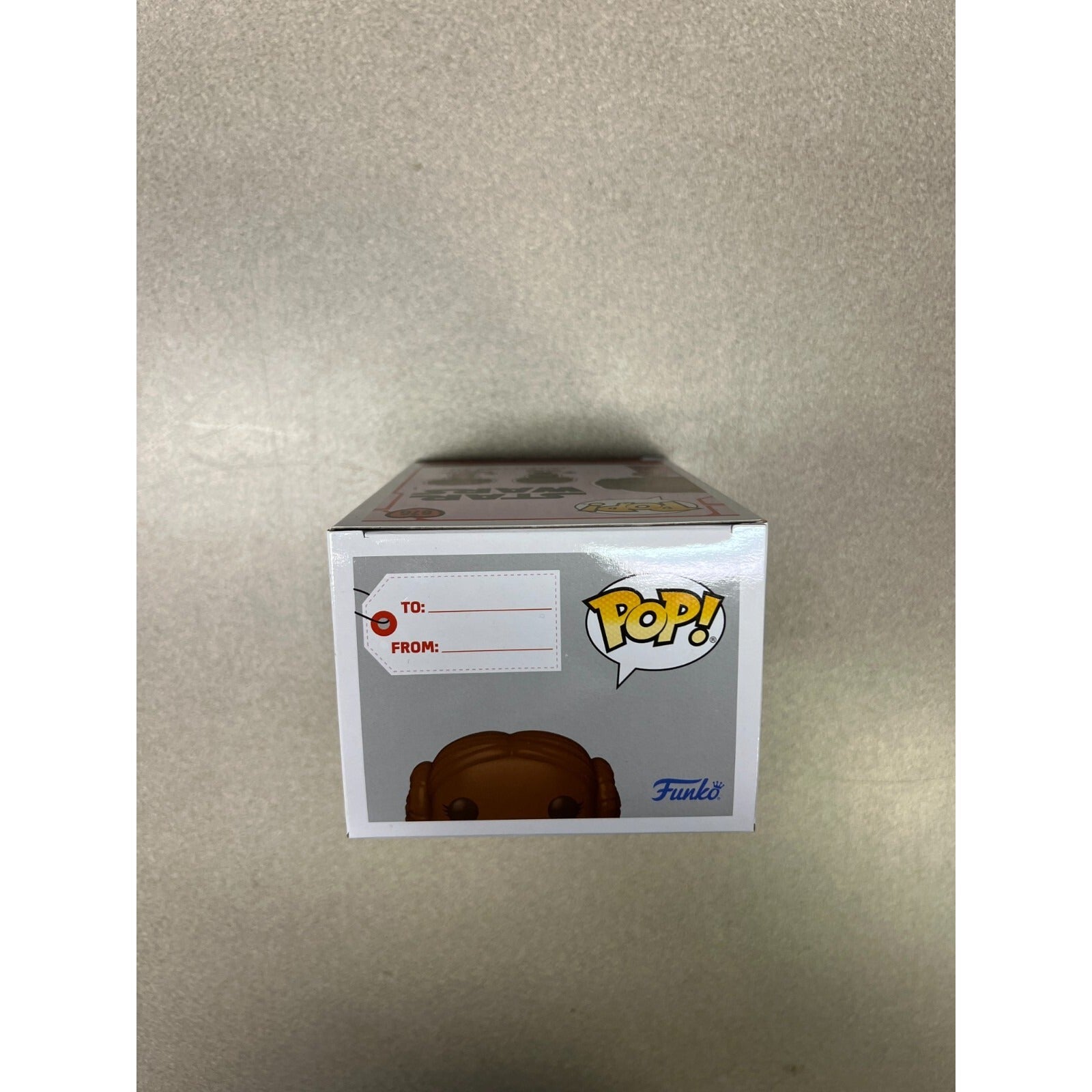 Star Wars Princess Leia (Valentine) 676 POP! Funko top of box with gift tag