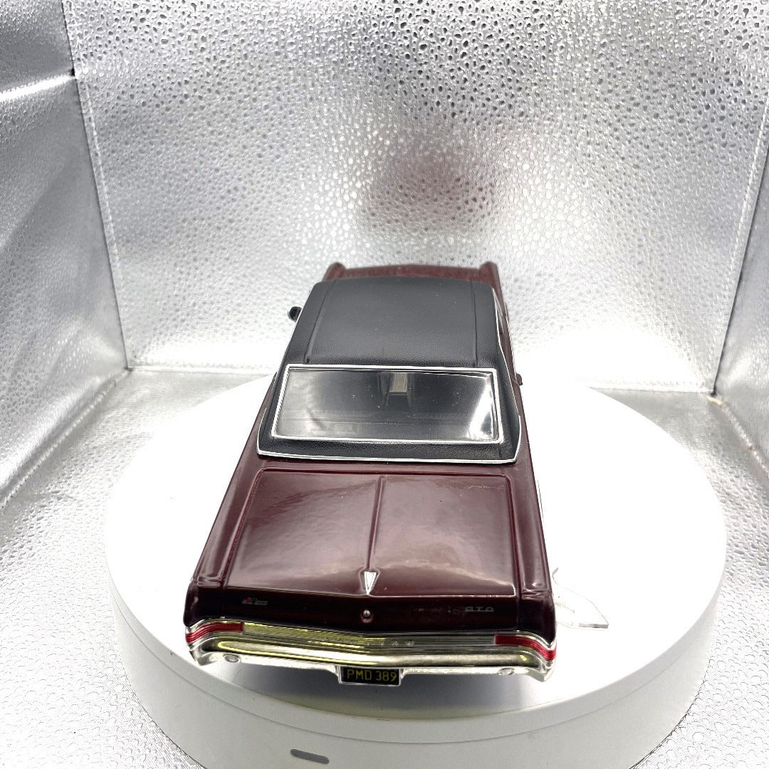 Maisto 1965 Pontiac GTO Special Edition Maroon Die Cast, Scale: 1/18 back end/trunk view