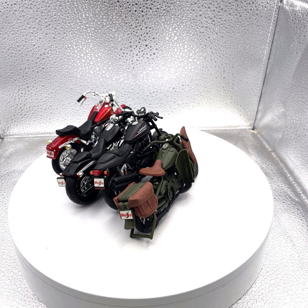 Maisto Harley Davidson Motorcycle Die Cast Lot of 4, Scale: 1/18 rear/passenger side view
