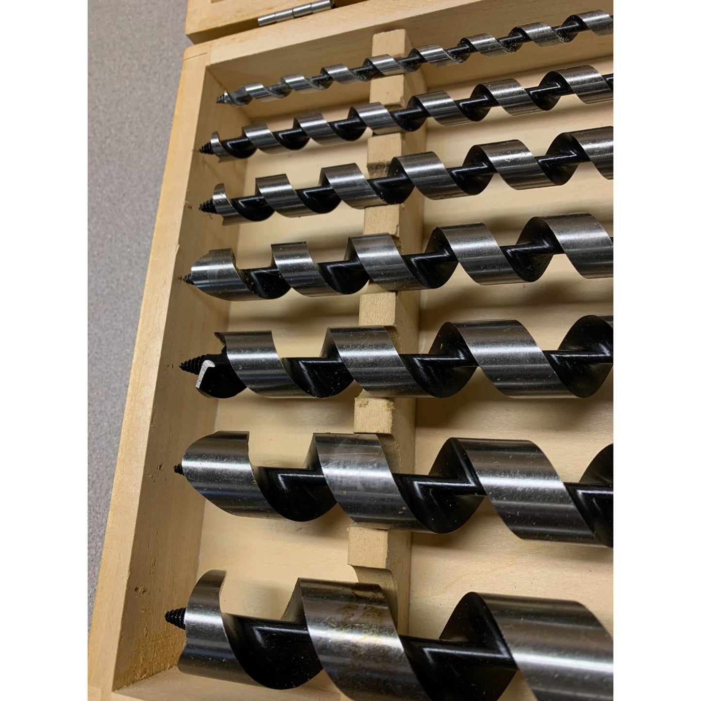 7 Piece Auger Bit Set Carb-Tech - Includes Bit sizes 1/4", 3/8", 1/2", 5/8", 3/4", 7/8", 1" closeup of drill bits in case