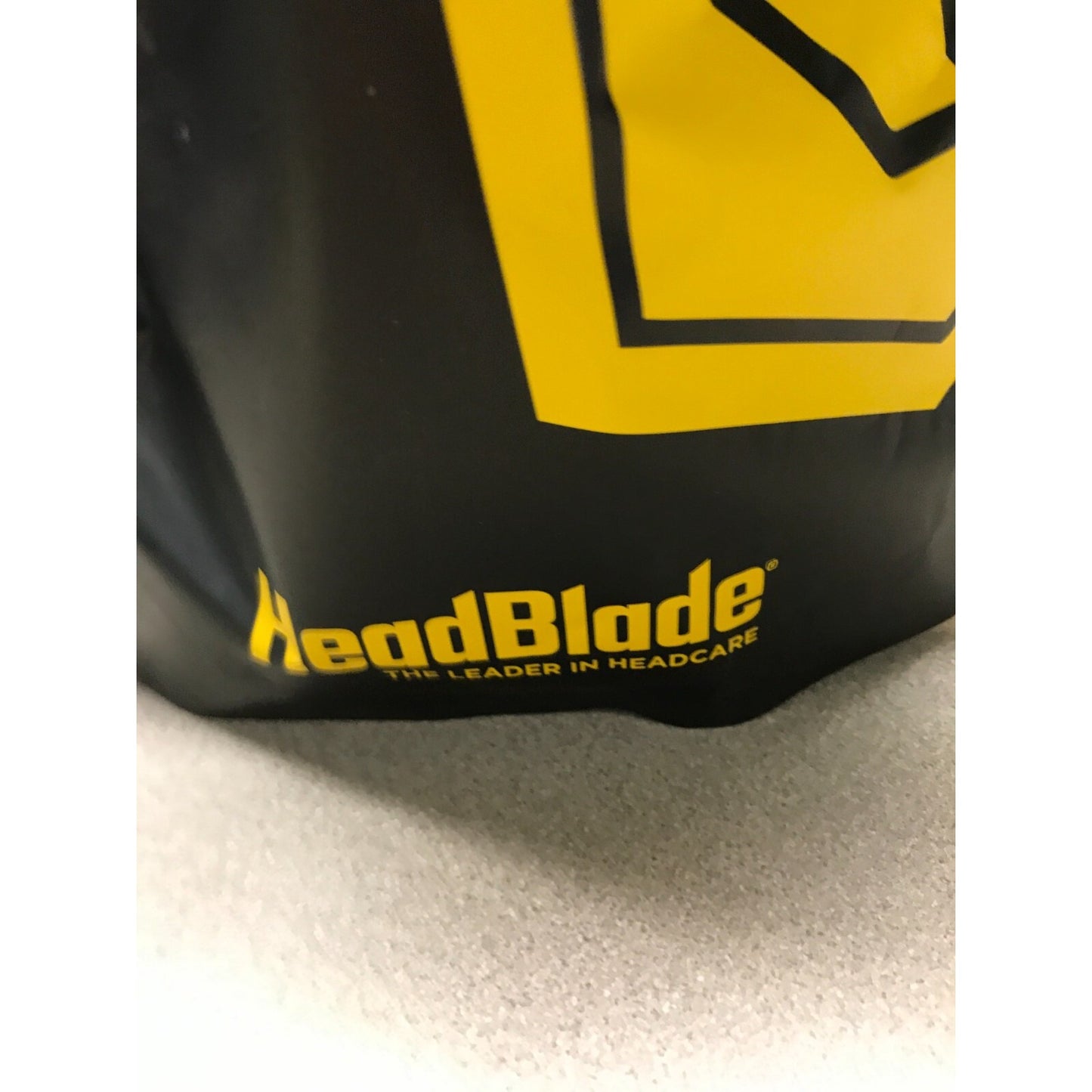 HeadBlade Head Shaving Kit, logo closeup