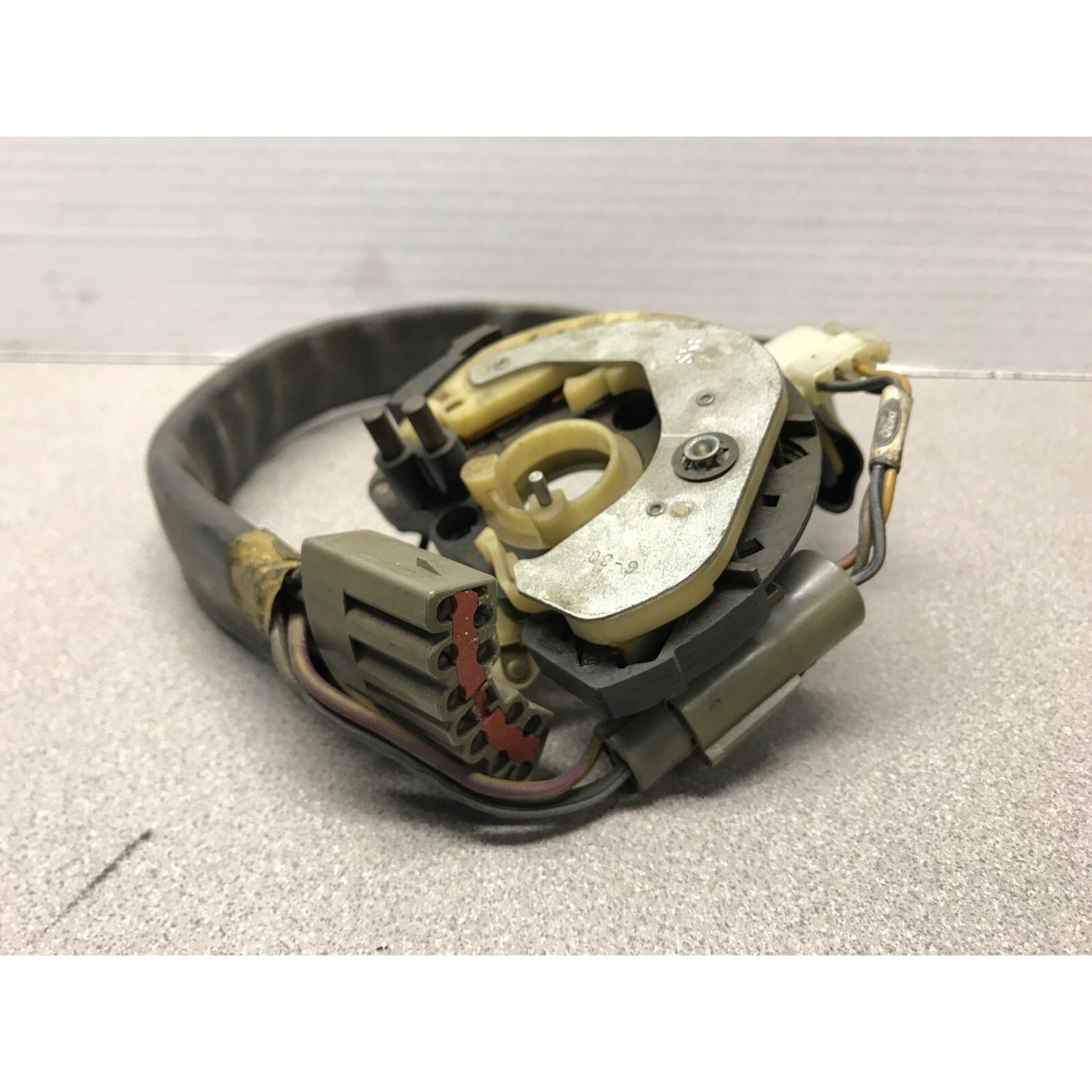 Ford D7VC 13B302-AA SXF BP Steering Column Turn Signal Switch and Wiring closeup