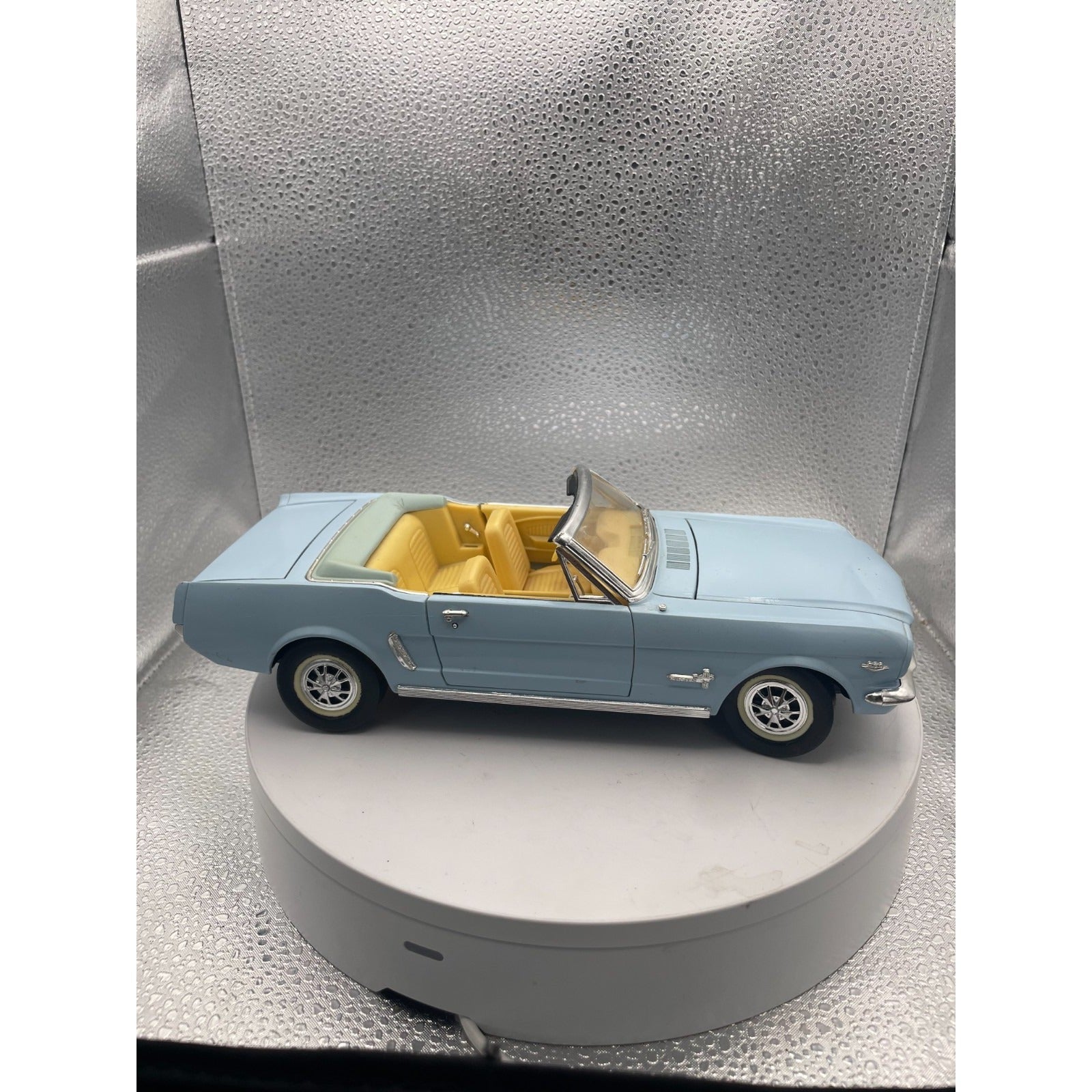 MIRA 1965 Ford Mustang Light Blue Convertible Die Cast, Scale: 1/18 passenger side view