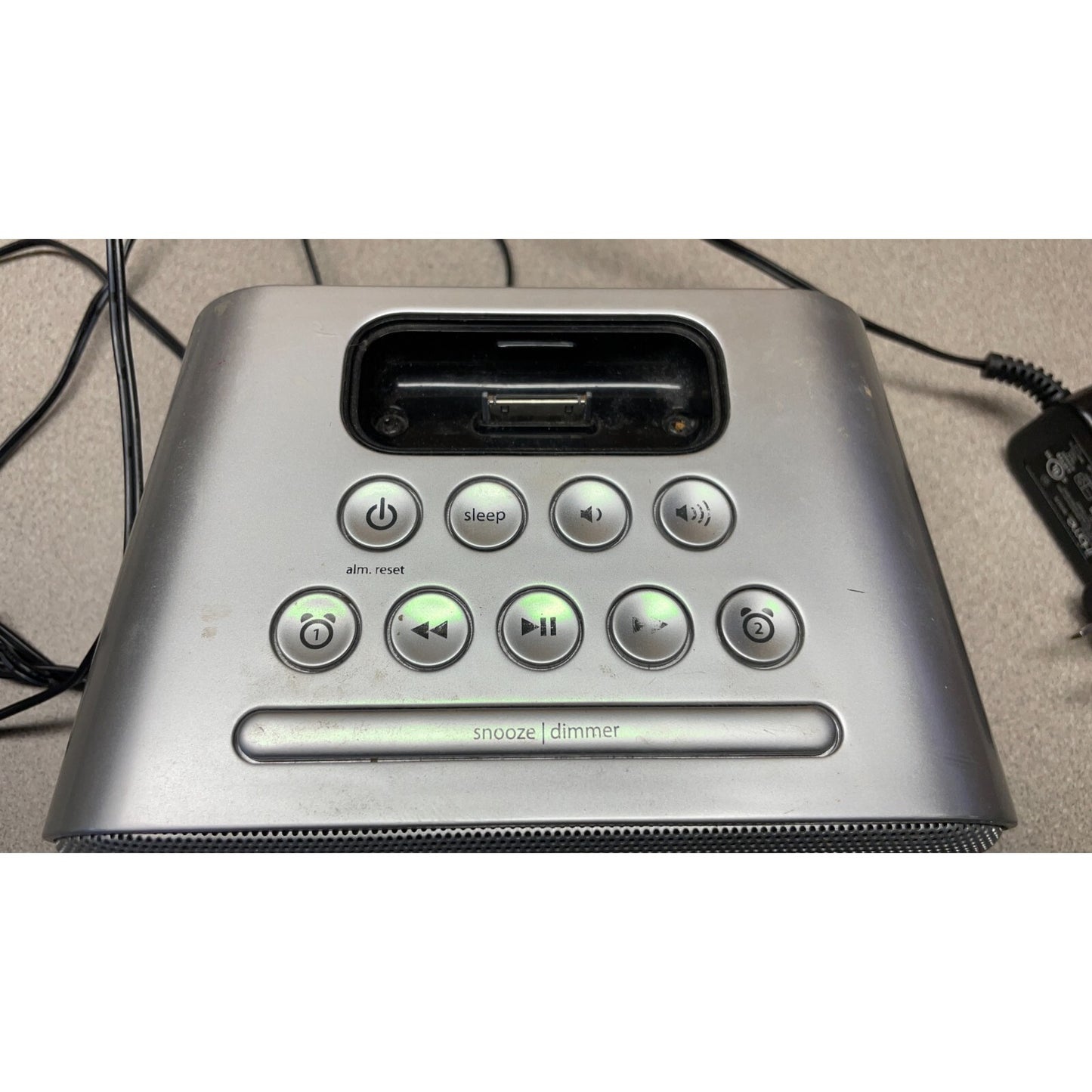 iHome iH22 Music Player, Battery and Plug In. 30pin connector top view with control buttons