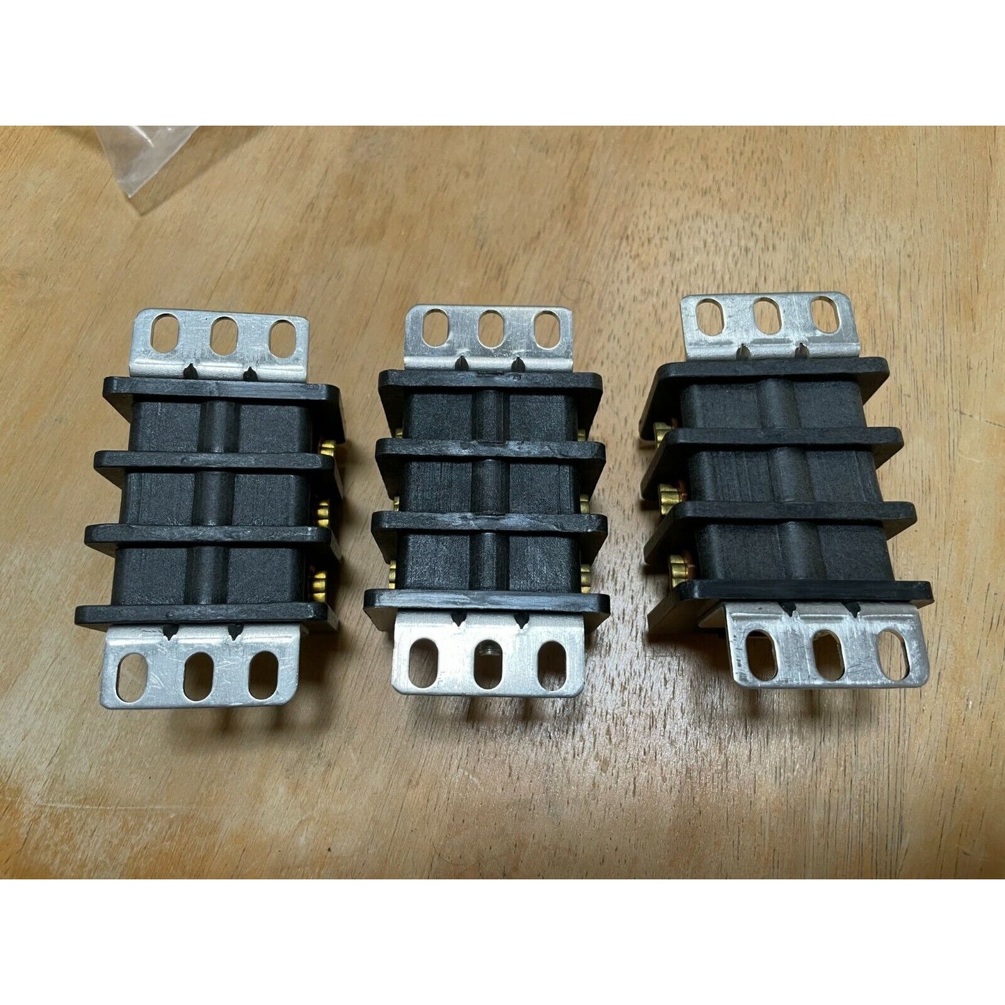 Curtis 3 point Terminal Block, 3 in picture bottom view
