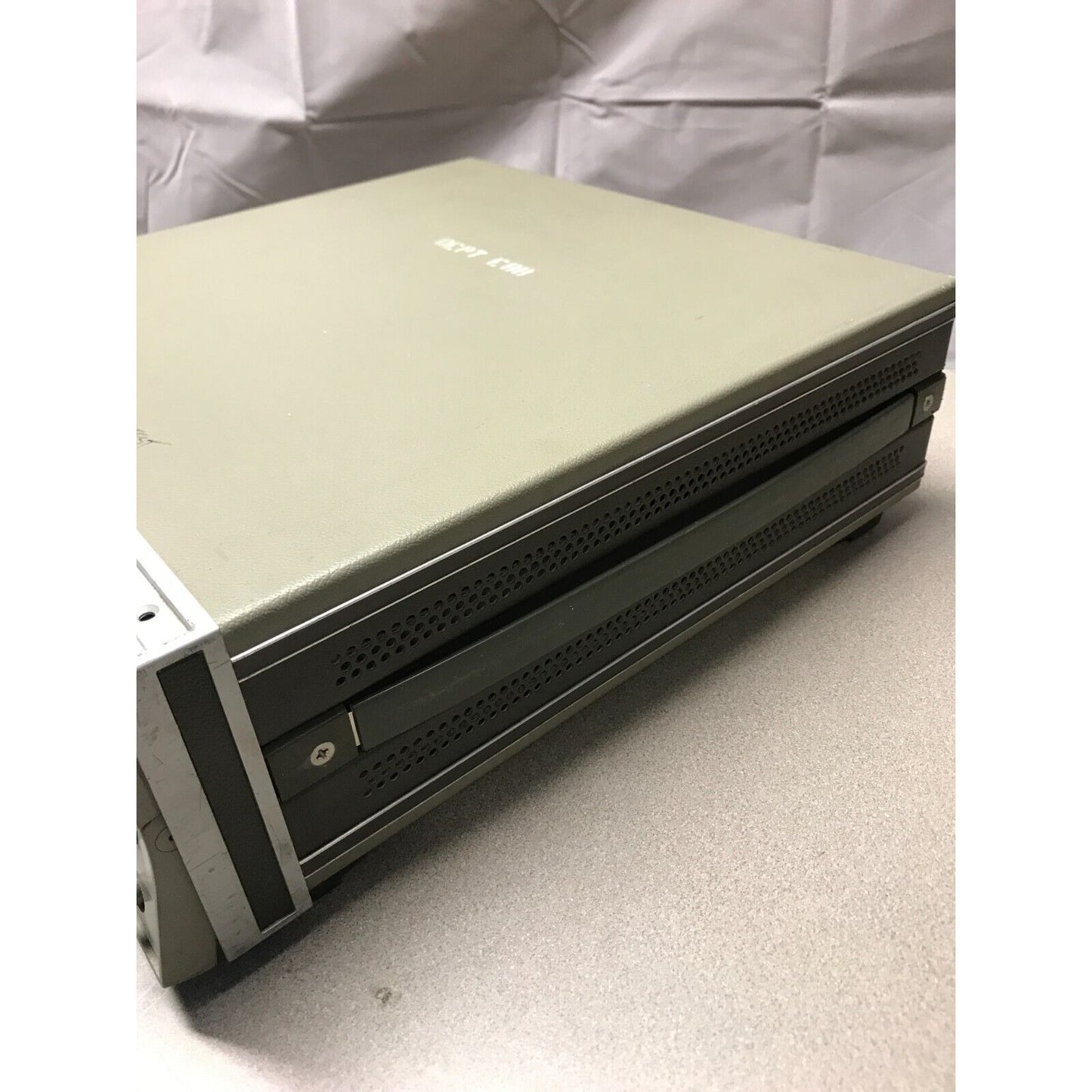 HP Agilent Mainframe 8350A Sweep Oscillator w/ 83590A RF Plug-In 2.0-20.0 GHz