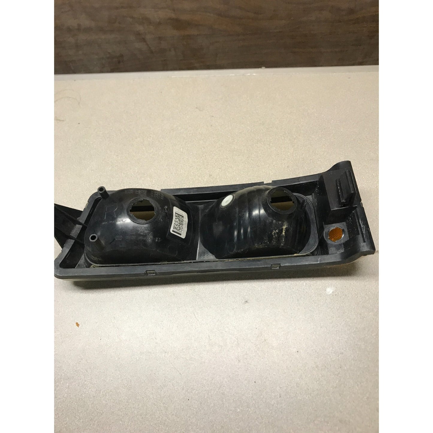 GM P27/7W Right Headlight Bottom Lense, Fits 2003 Chevy Silverado 2500HD back view
