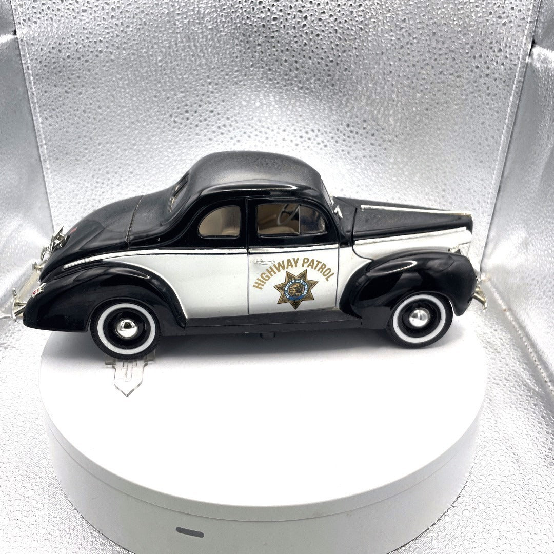 Motor Max 1940 Ford Sedan Coupe California Highway Patrol Die Cast passenger side view