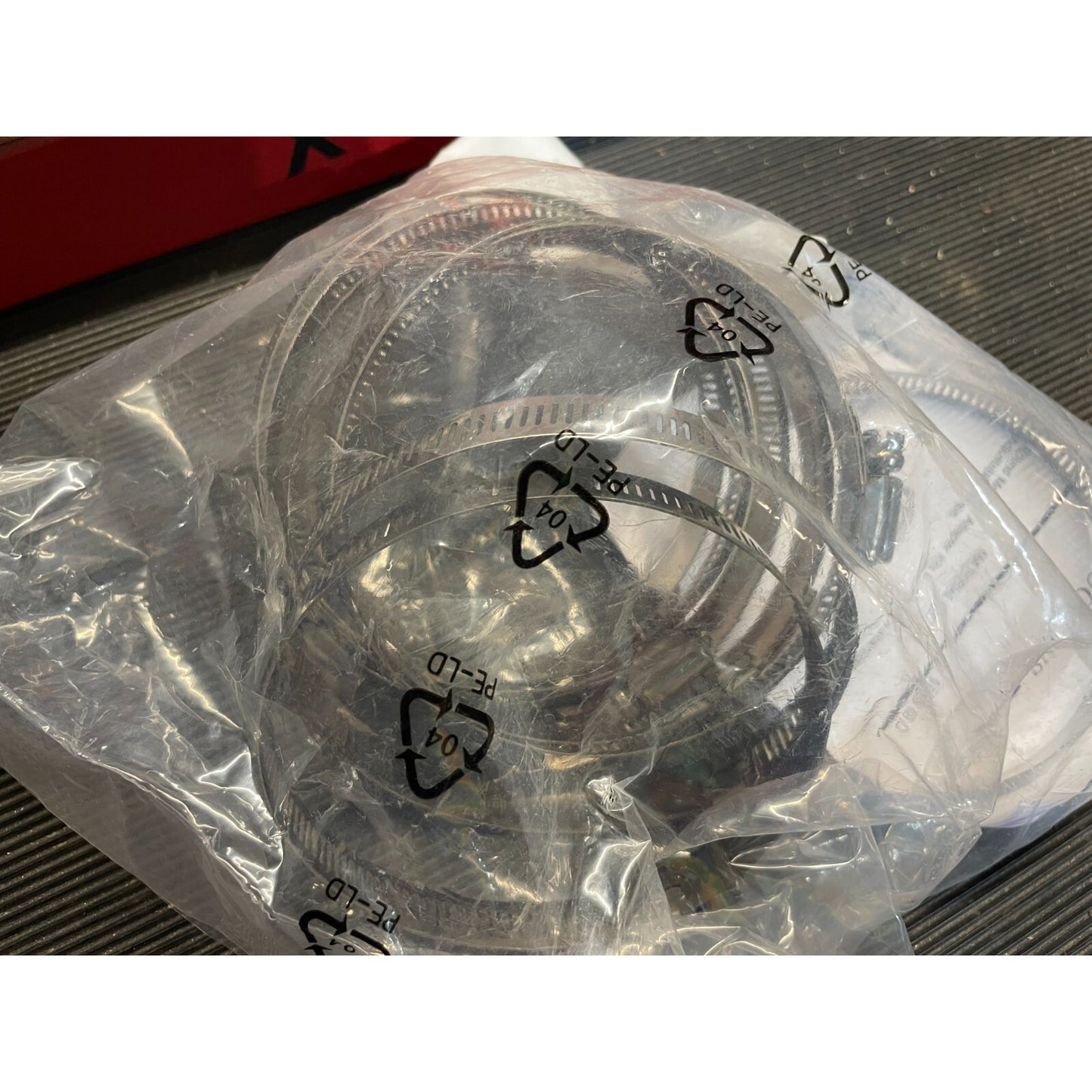 COMMSCOPE 3"-4 Round Hose Clamp Kit 31670-2 Stainless in packaging