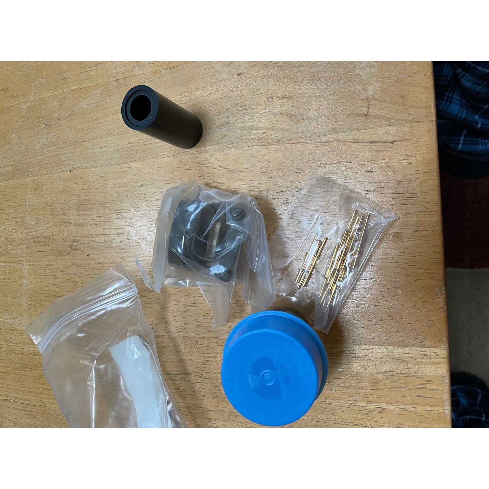 Stran Technologies 903167-2 Connector #24 package contents displayed