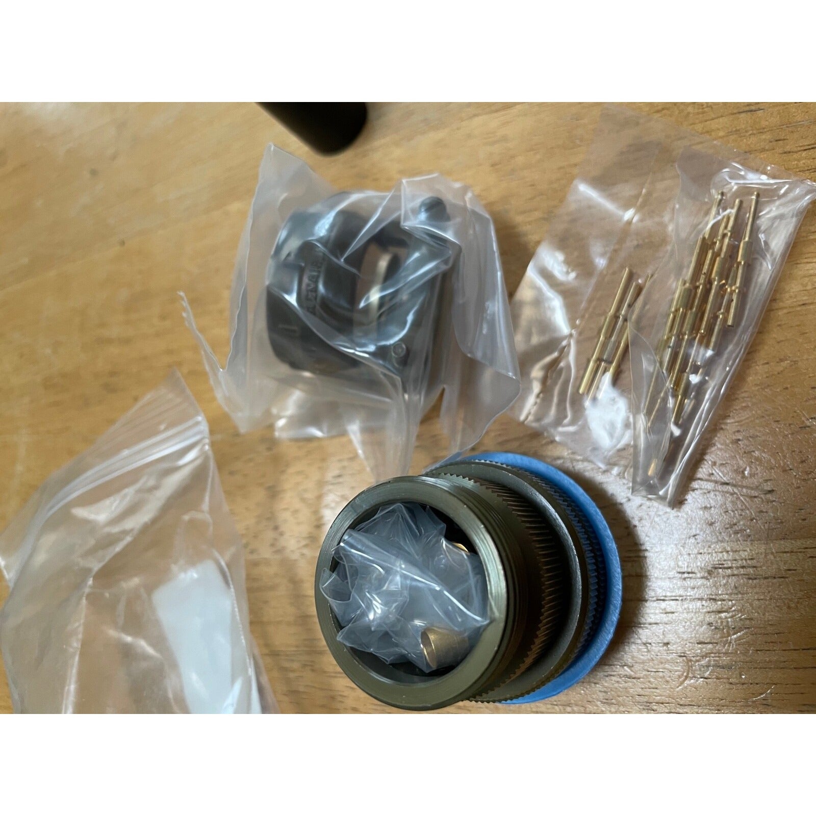 Stran Technologies 903167-2 Connector #24 package contents