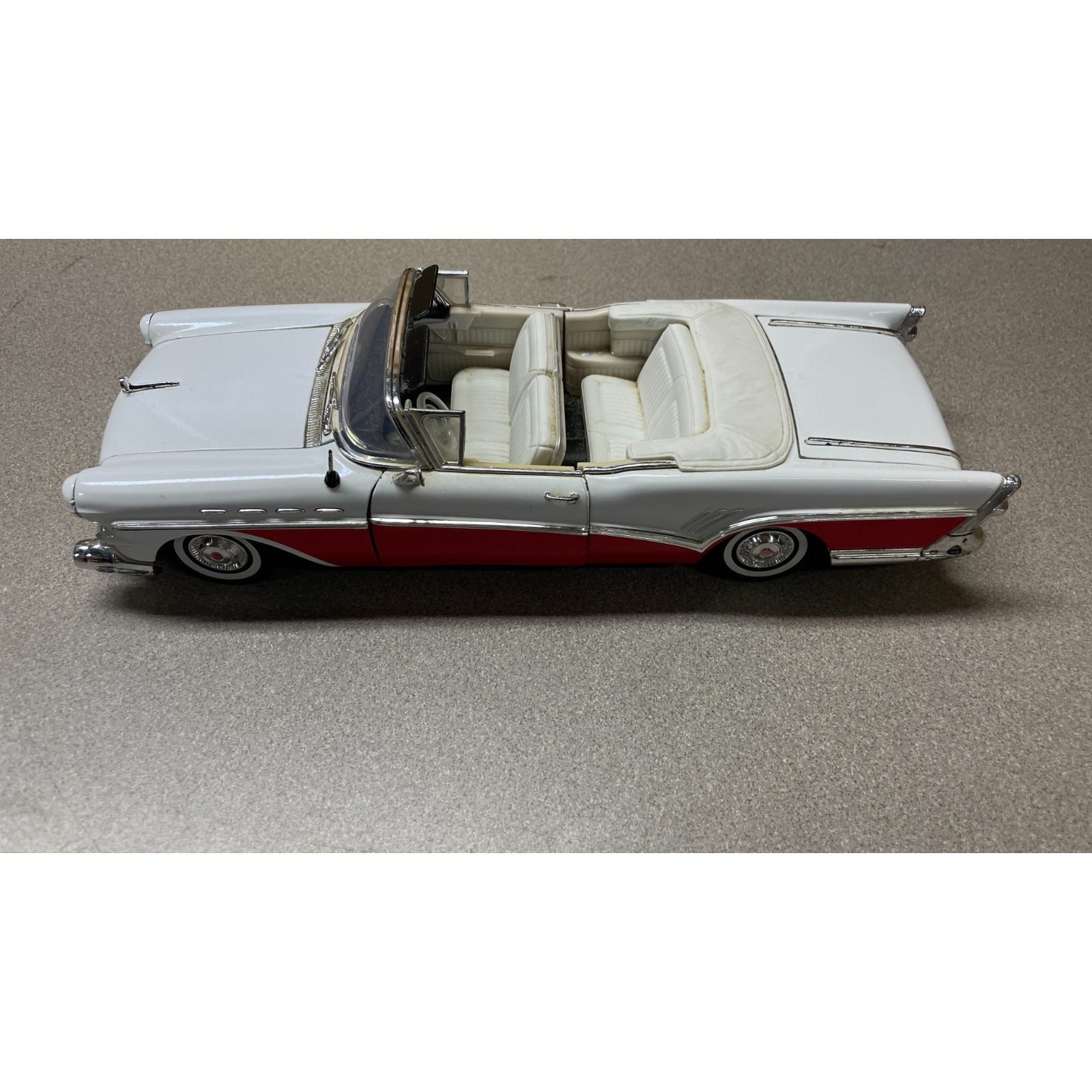 MotorMax 1957 Buick Roadmaster 1/18 Scale Model top view drivers side