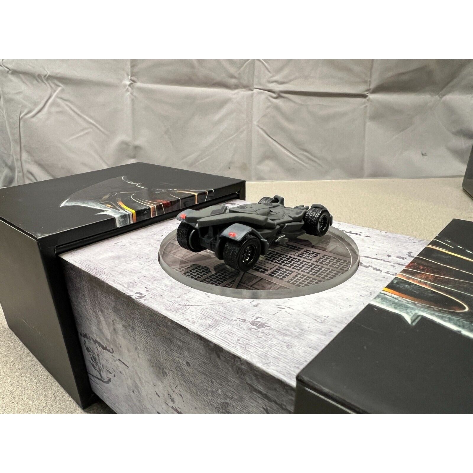 Hot Wheels: Batman v Superman Dawn of Justice (Comic Con Piece) back of car view