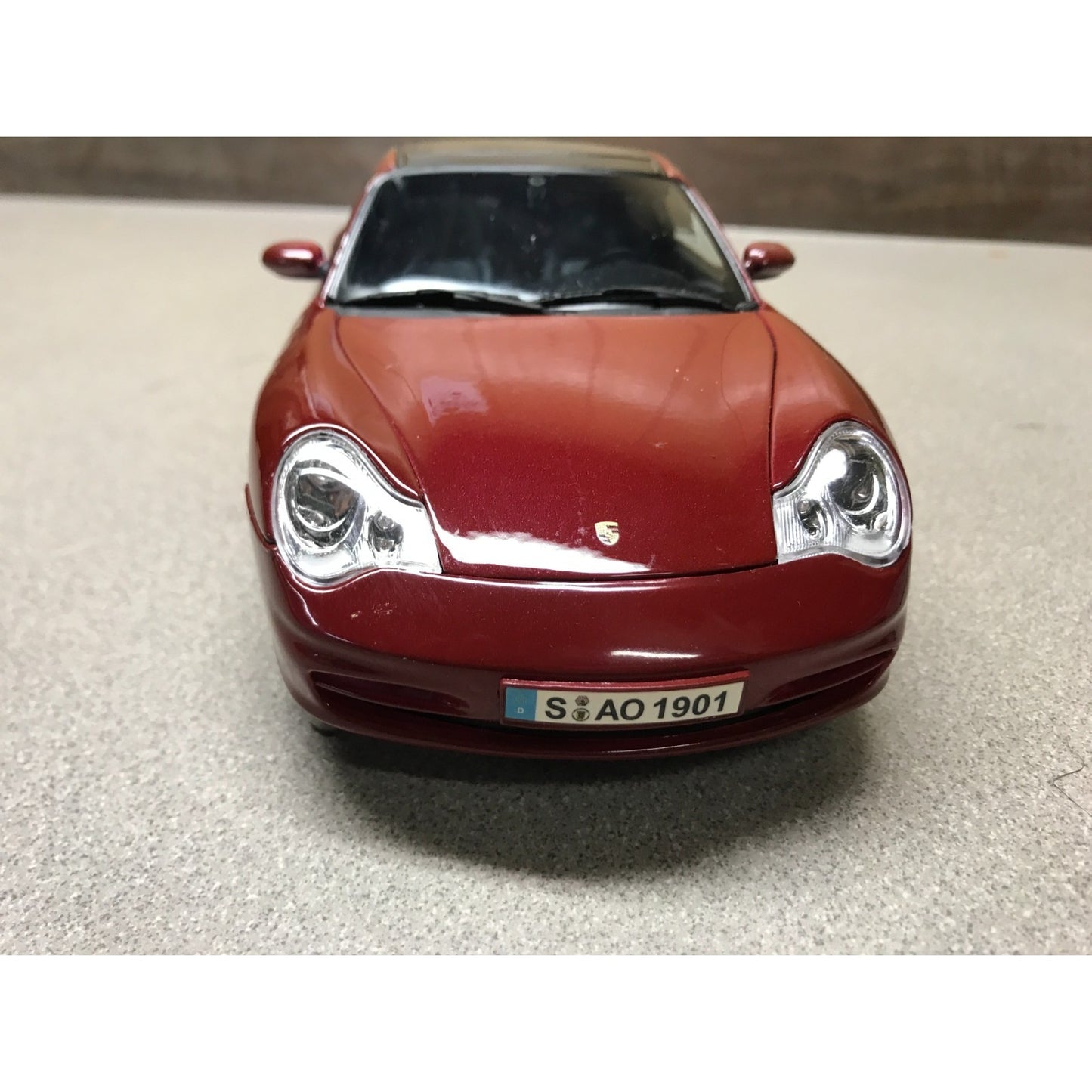 2004 Porsche 911 Targa Dark Red Maisto Die Cast 1:18 Scale front end view
