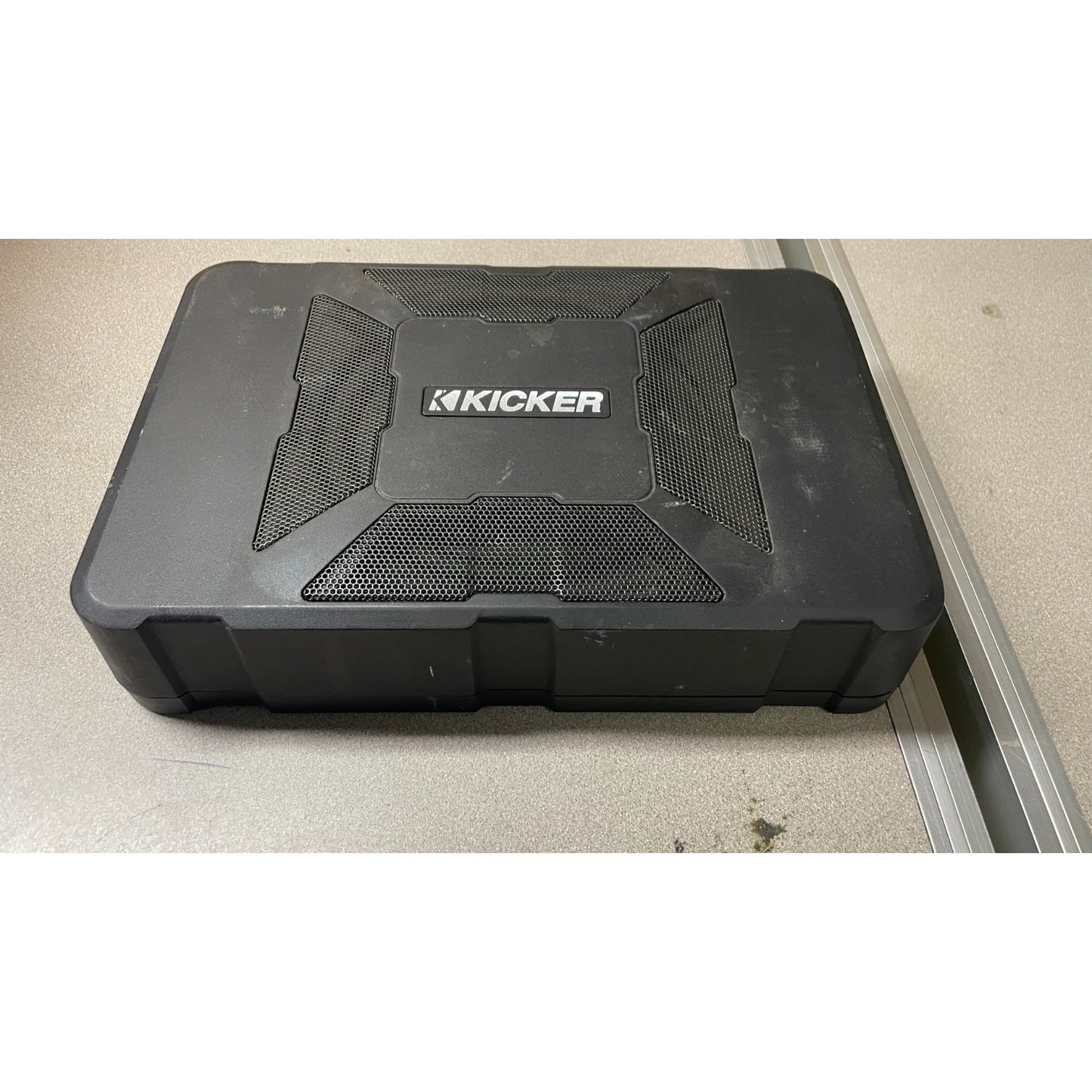 Kicker 8" Hideaway Powered 150 Watt Subwoofer Enclosure Sub Box Hide Away top view