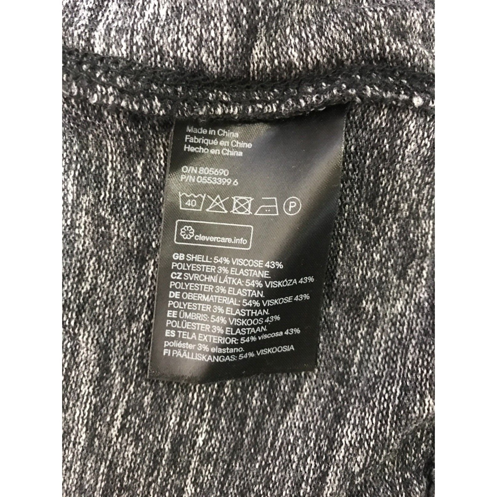 H&M L.O.G.G. Small Thin Zip-Up Hooded Sweater Care label closeup
