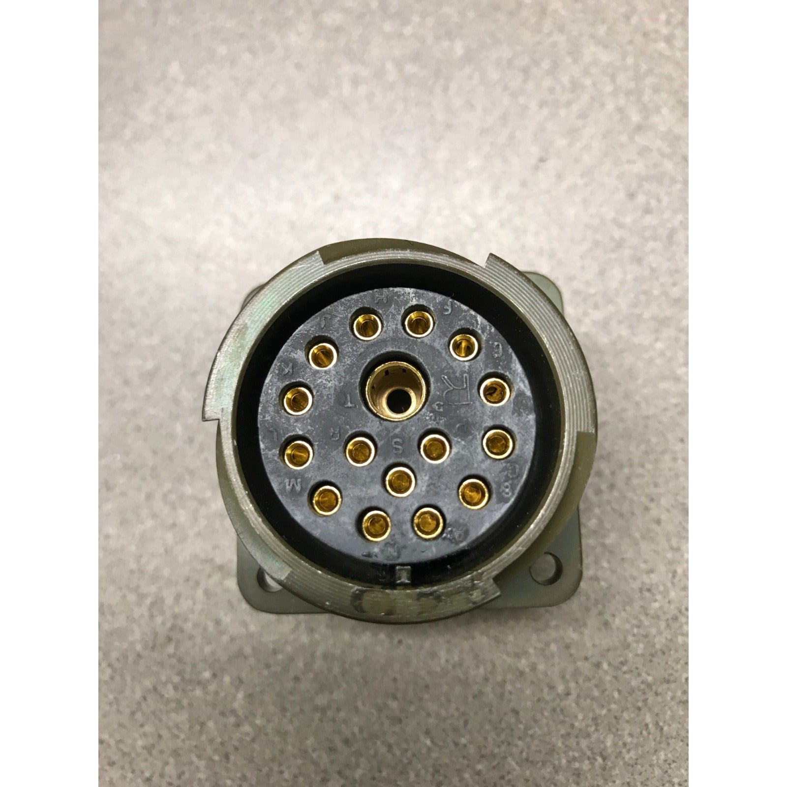 R32MWR-24AC-16S-PCB R3 0616 Military Plug Male to Female 16 Position connector closeup