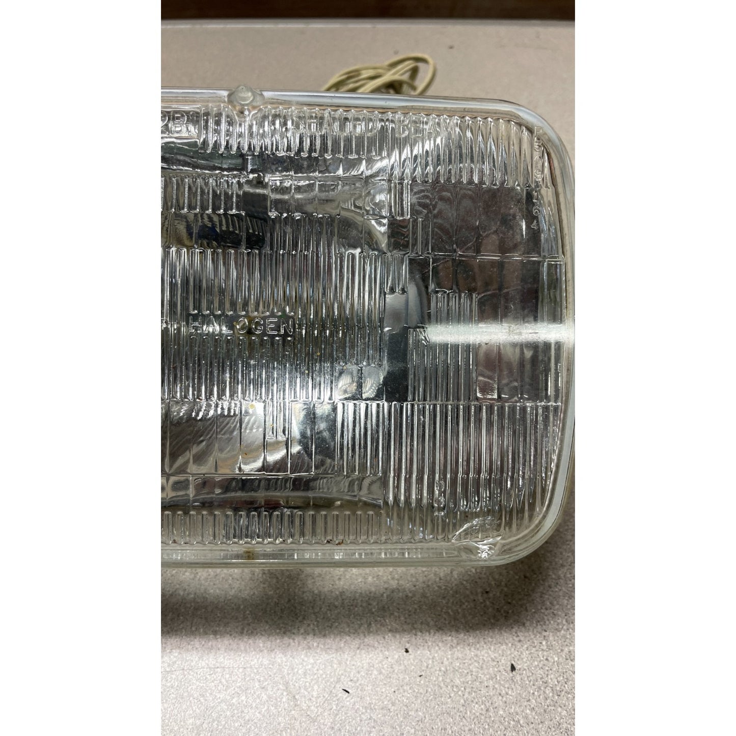 Philips 2B1 Halogen AC Light closeup of right side of light