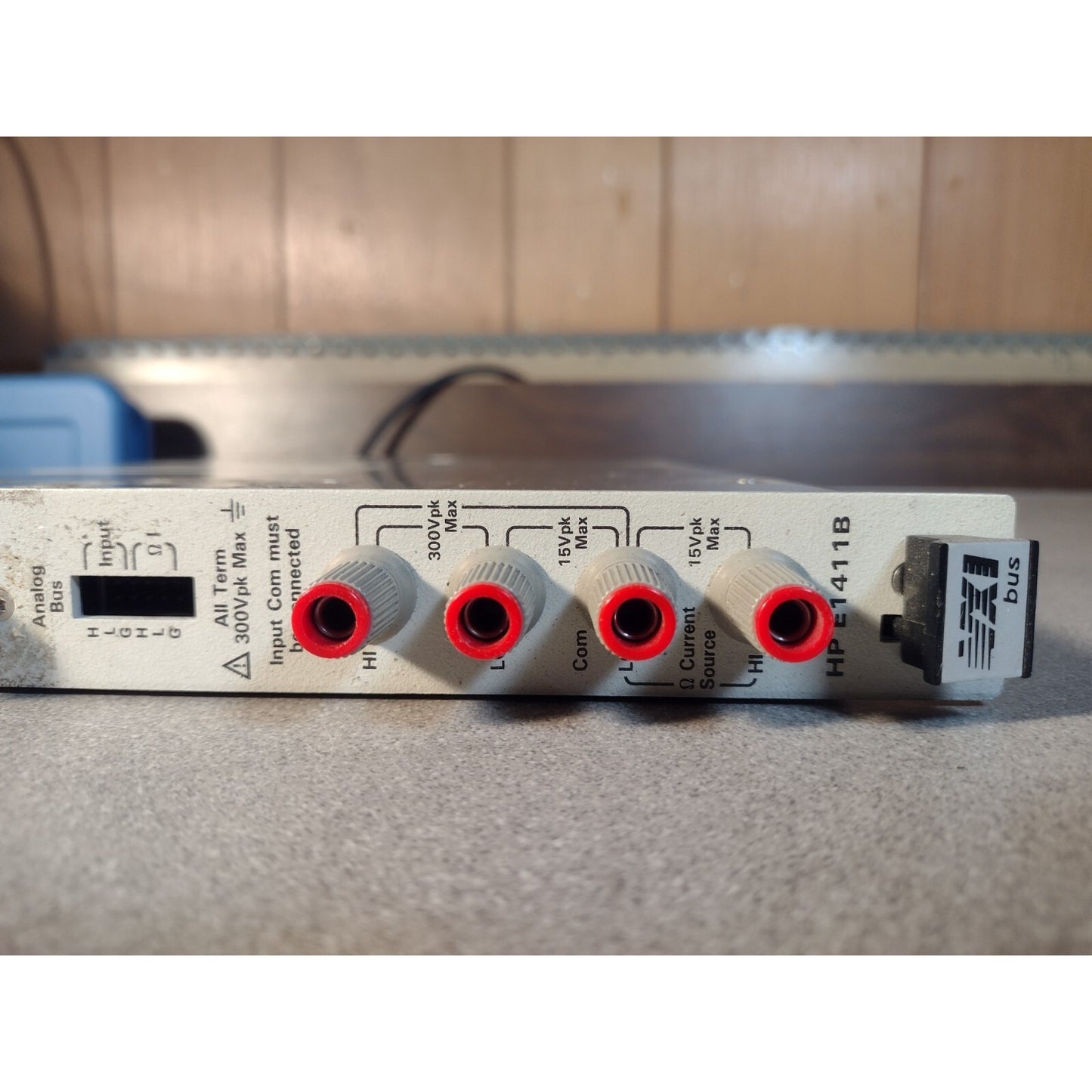 HP E1411B 75000 SERIES 5-1/2-DIGIT MULTIMETER bottom of front panel connections