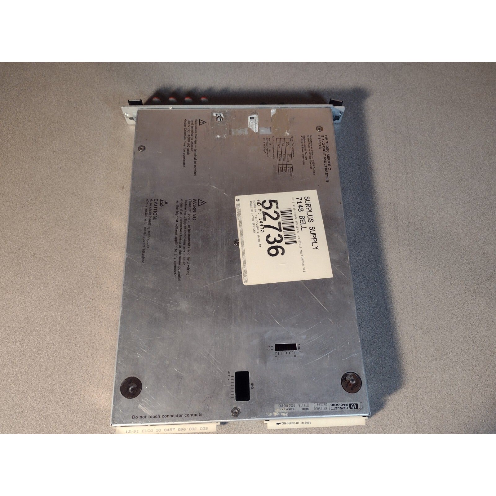 HP E1411B 75000 SERIES 5-1/2-DIGIT MULTIMETER top of unit