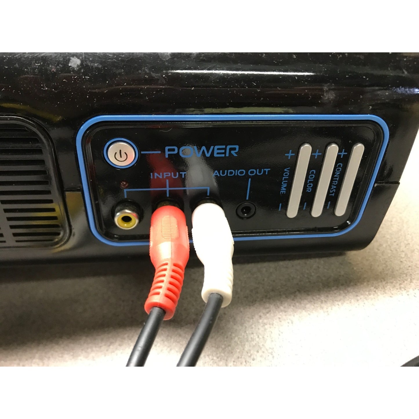 Discovery Wonderwall Expedition Entertainment LCD Projector Model 1625075 cable connections closeup