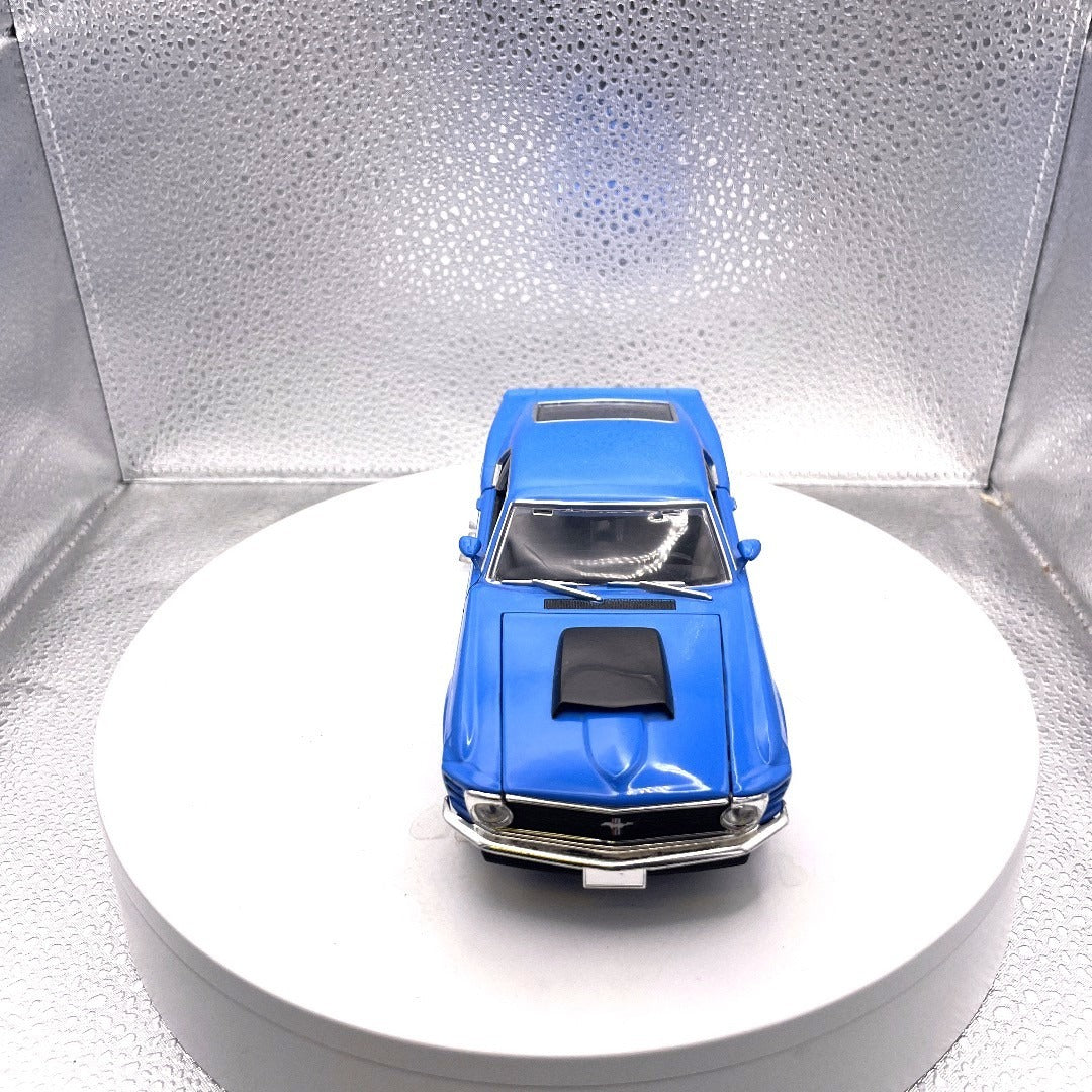 Motor Max 1970 Mustang Boss 429 Blue Die Cast, Scale: 1/24, No. 73303
 front end view