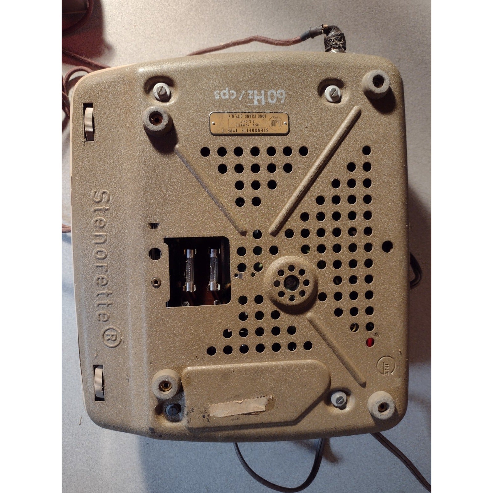 Dejur Grundig Stenorette Audio Tape Recorder/Player - W082338 bottom view