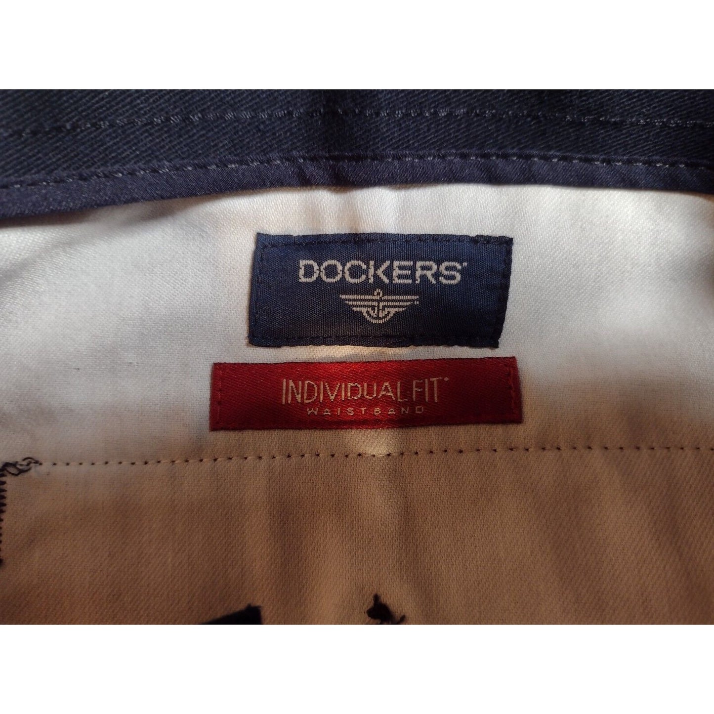 New Dockers Pleated Classic Fit W34 L32, Style 440436119 inside Dockers tags