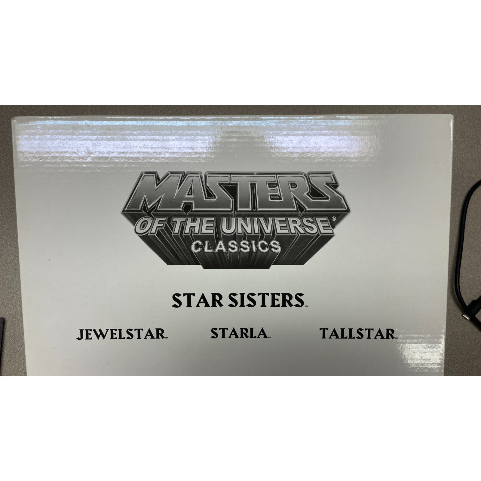Mattel W8894 Masters of the Universe Classics Star Sisters, Jewelstar, Starla, Tailstar bottom of package items listed