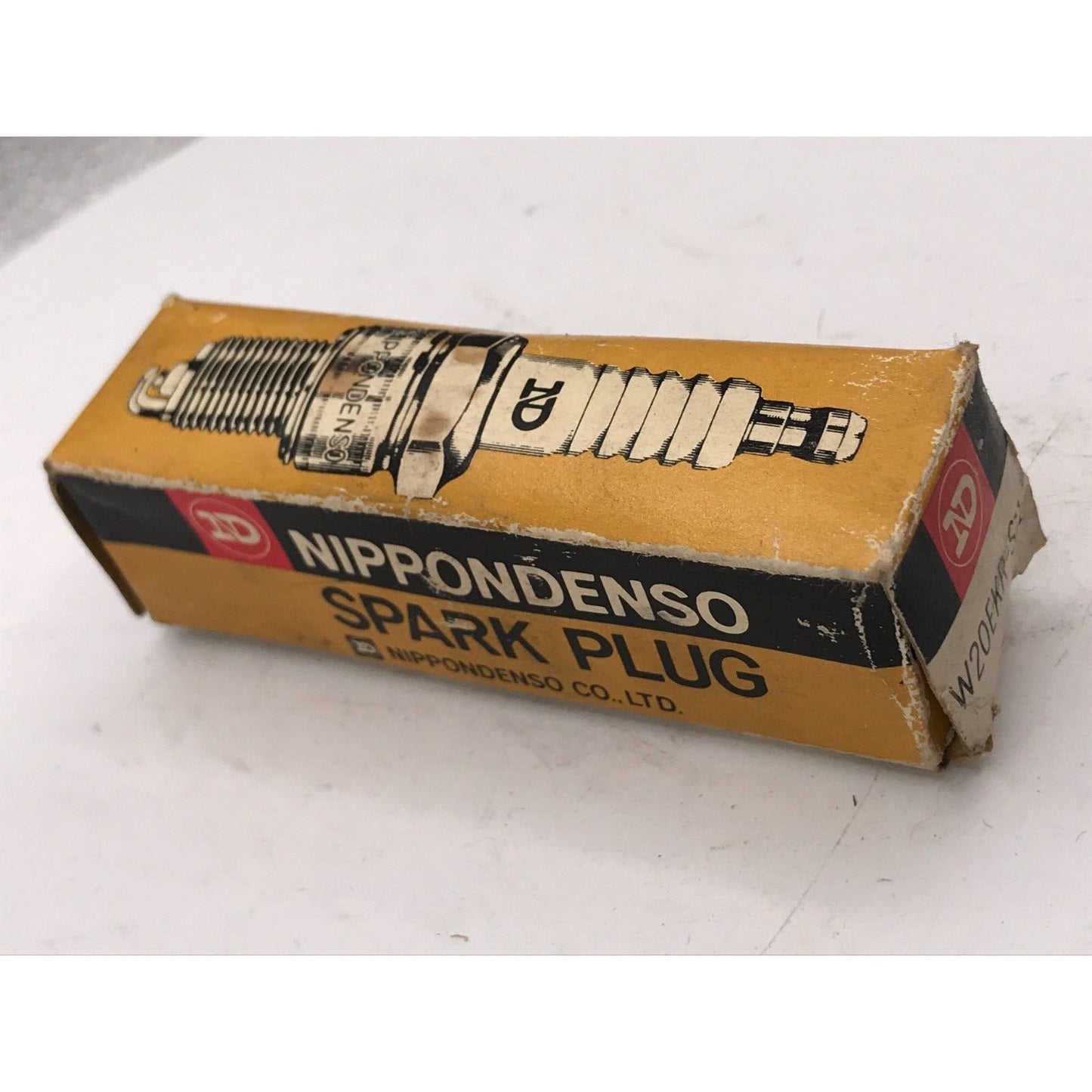 Nippondenso Spark Plug W20EKR-S11 box