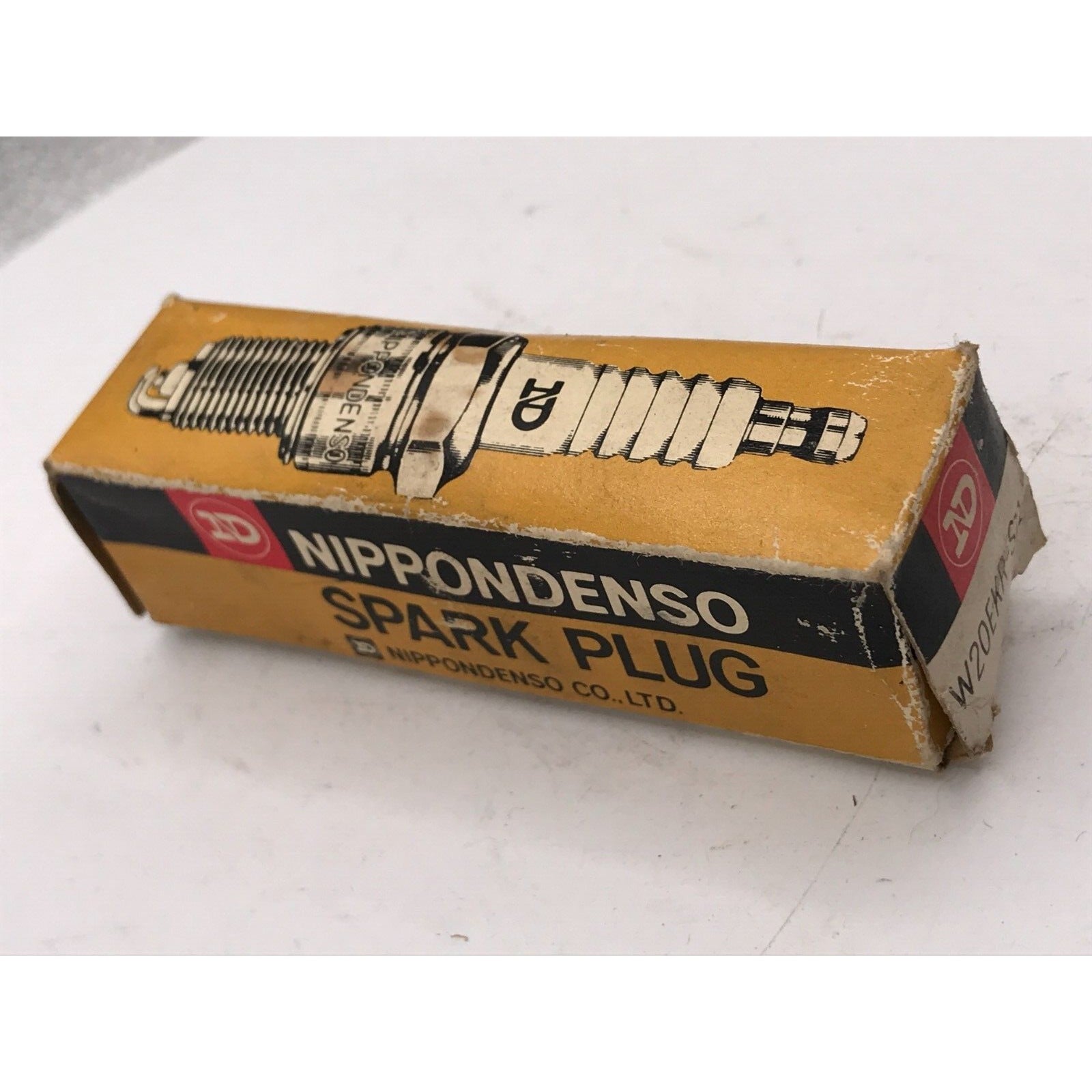 Nippondenso Spark Plug W20EKR-S11 box