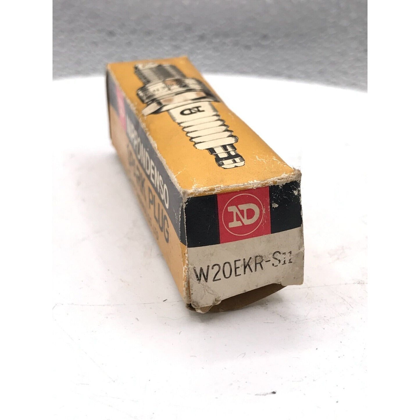 Nippondenso Spark Plug W20EKR-S11 box
