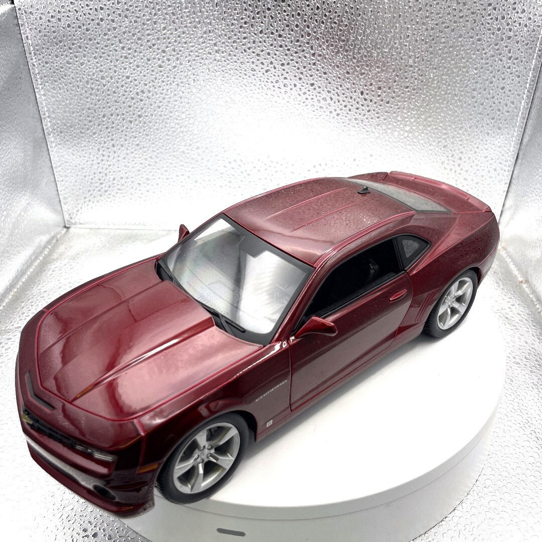 Maisto 2010 Chevrolet Camaro Red Die Cast, Scale: 1/18 11320 front/driver's side view