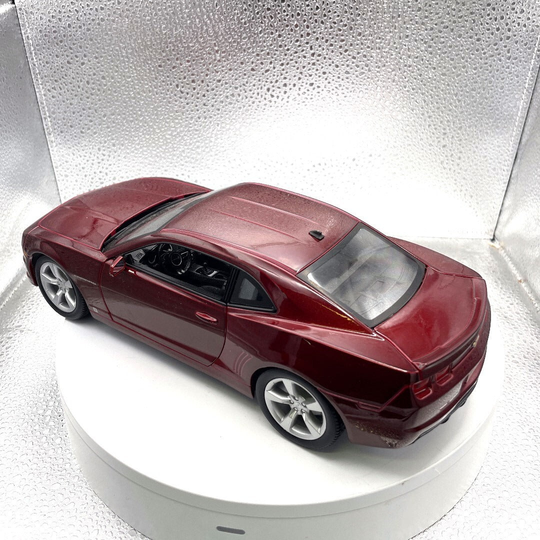 Maisto 2010 Chevrolet Camaro Red Die Cast, Scale: 1/18 11320 driver's/rear side view
