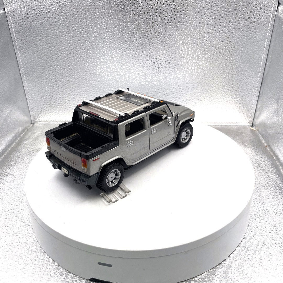 Maisto Hummer H2 Silver Die Cast, Scale: 1/27 back end/passenger side view