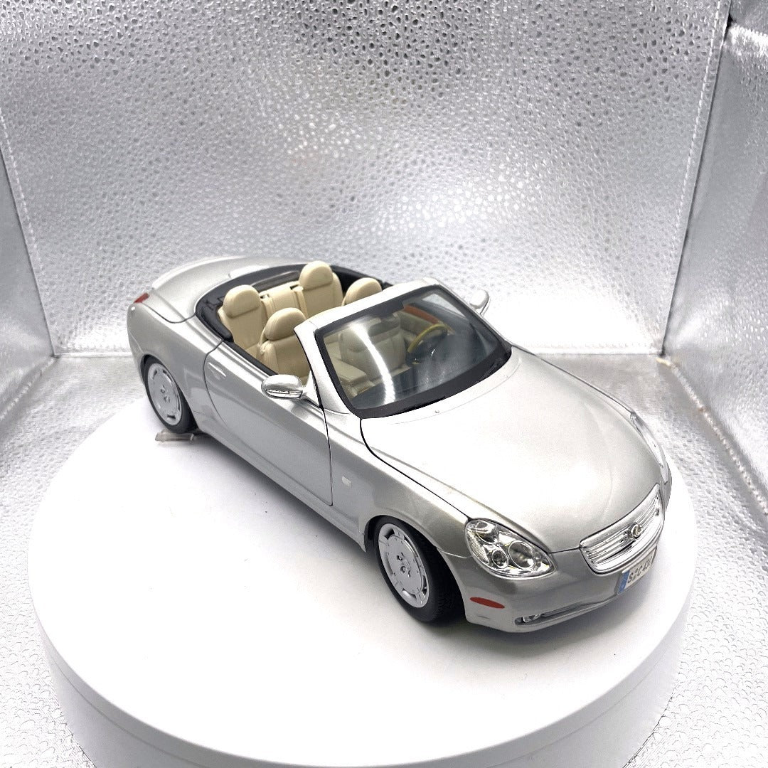 Maisto Lexus SC 430 Silver Die Cast, Scale: 1/18 passenger side/front end view