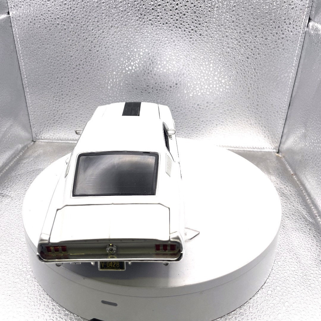 Maisto 1968 Ford Mustang GT White Die Cast, Scale: 1/18, No. 11330 back end/trunk view