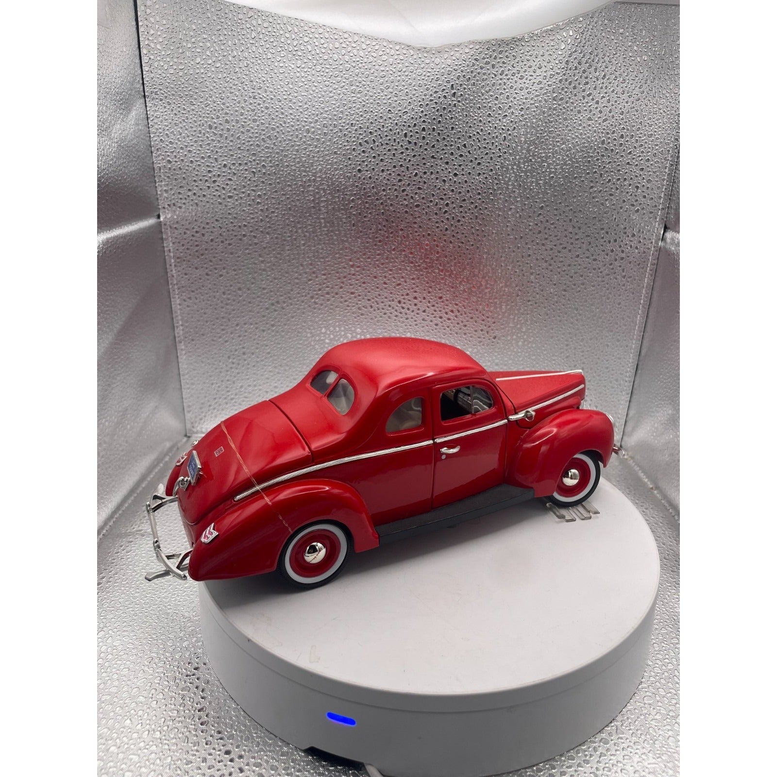 Motor Max 1940 Ford Sedan Red Die Cast, Scale: 1/18, No. 73108 passenger side view