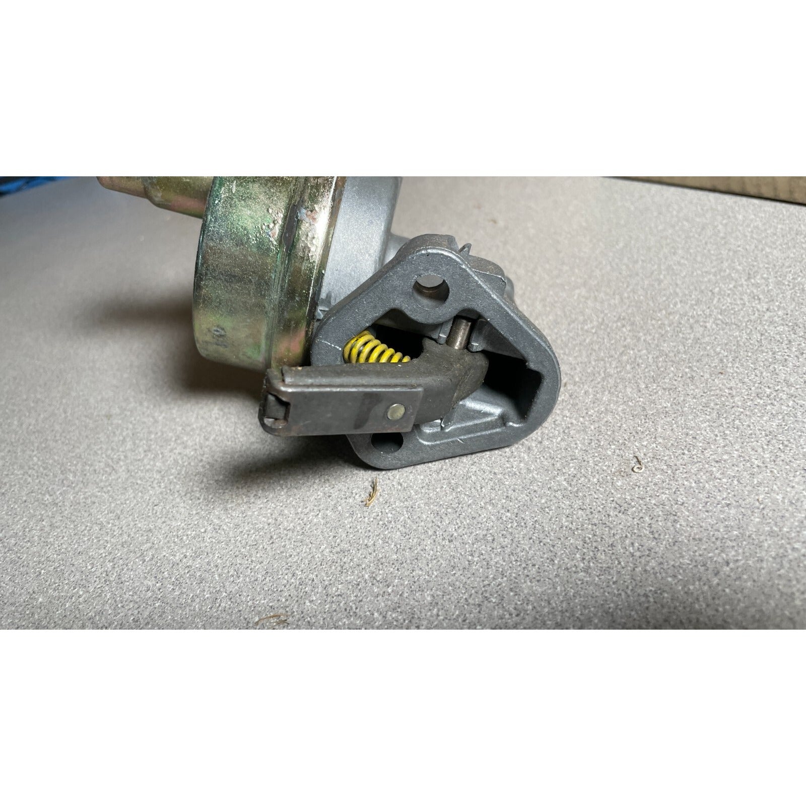 Borg Warner FP4503, AC 40446 Mechanical Fuel Pump bottom view of pump