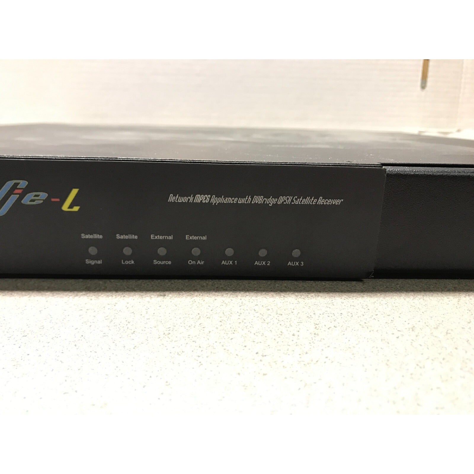 ADTEC Digital Satellite Receicer edge-L MPEG 2 Player 808312 L-Band Input 950-2150MHz front of unit close up, status lights