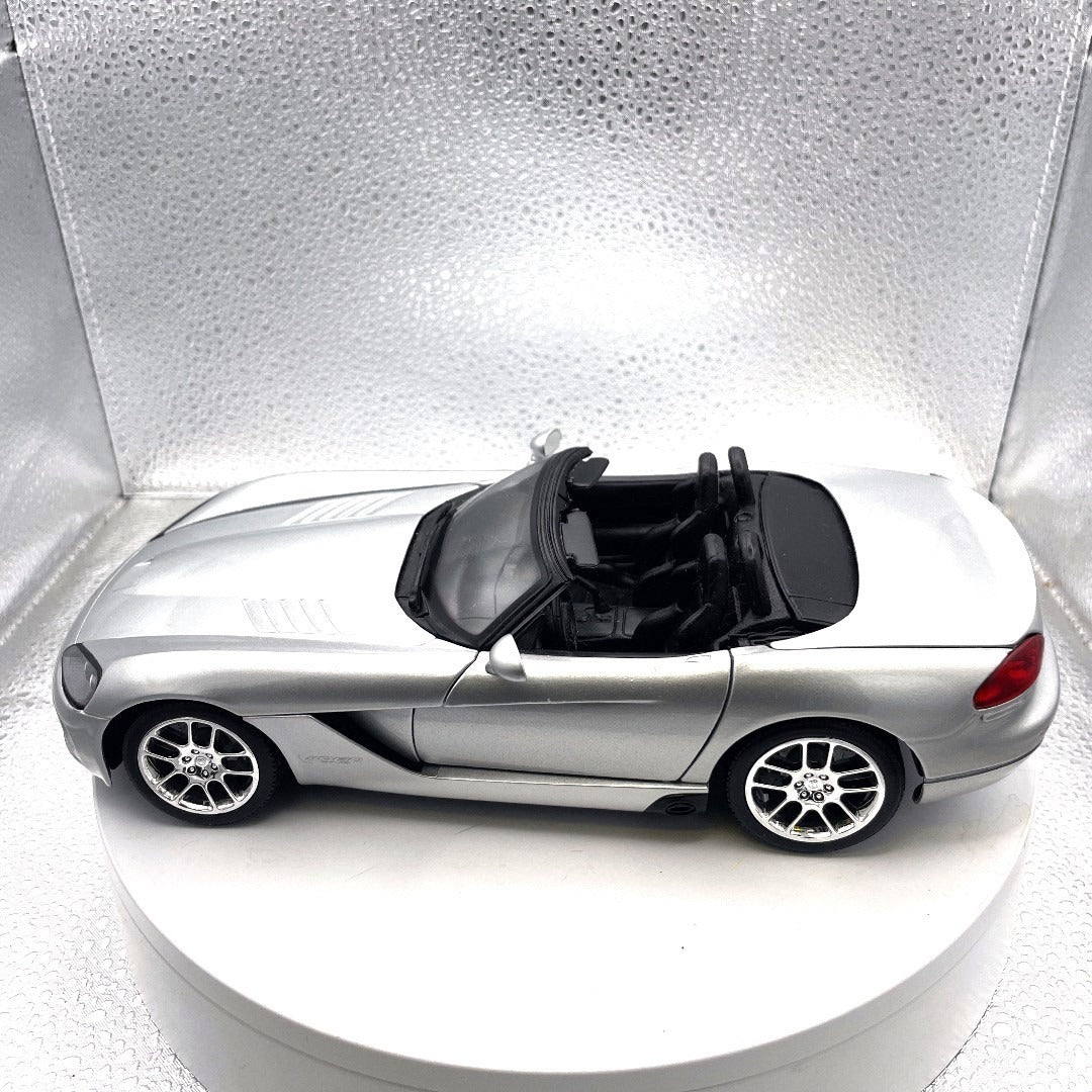 Maisto Dodge Viper SRT-10 Silver Convertible Die Cast, Scale: 1/18 drivers side view
