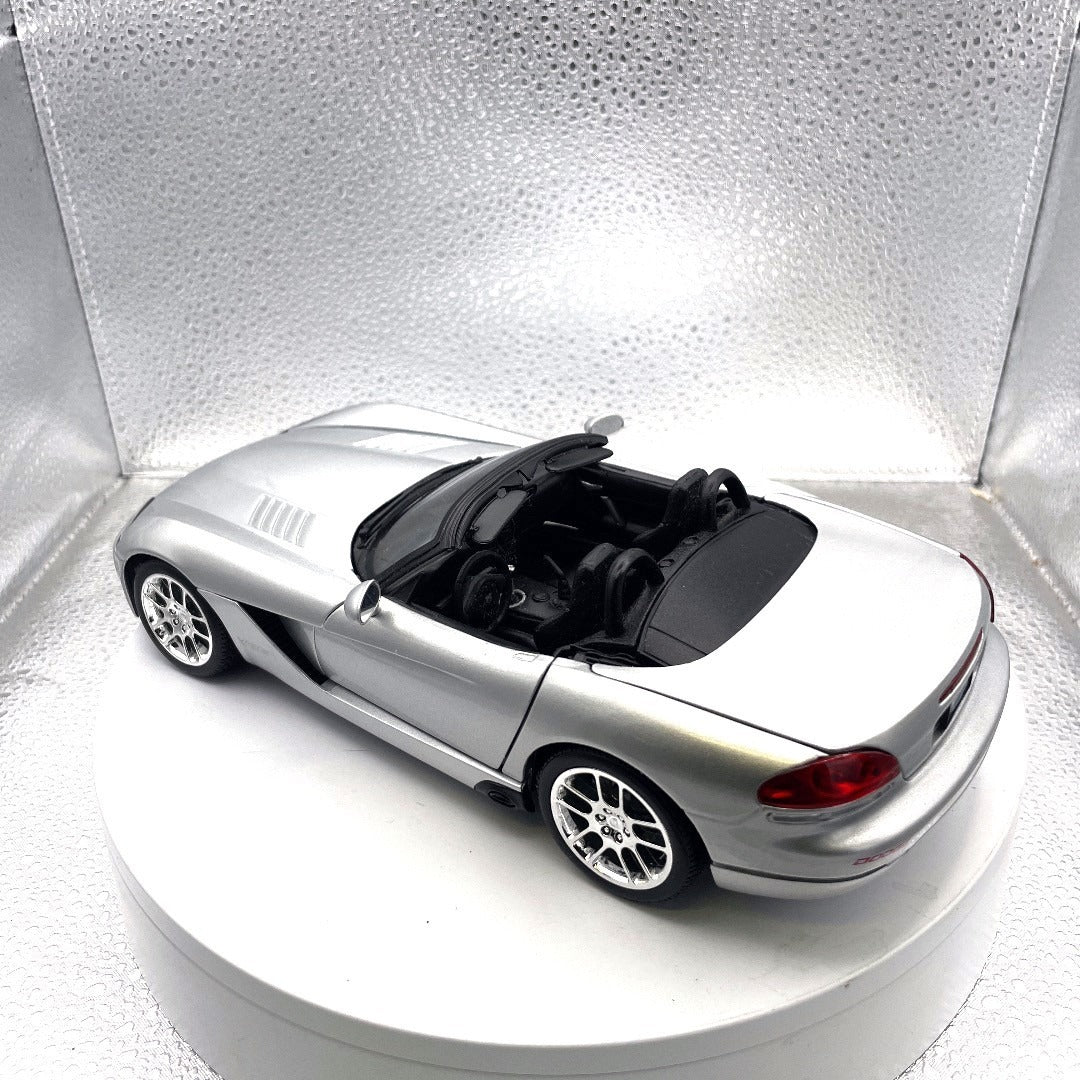 Maisto Dodge Viper SRT-10 Silver Convertible Die Cast, Scale: 1/18 drivers side/back end view