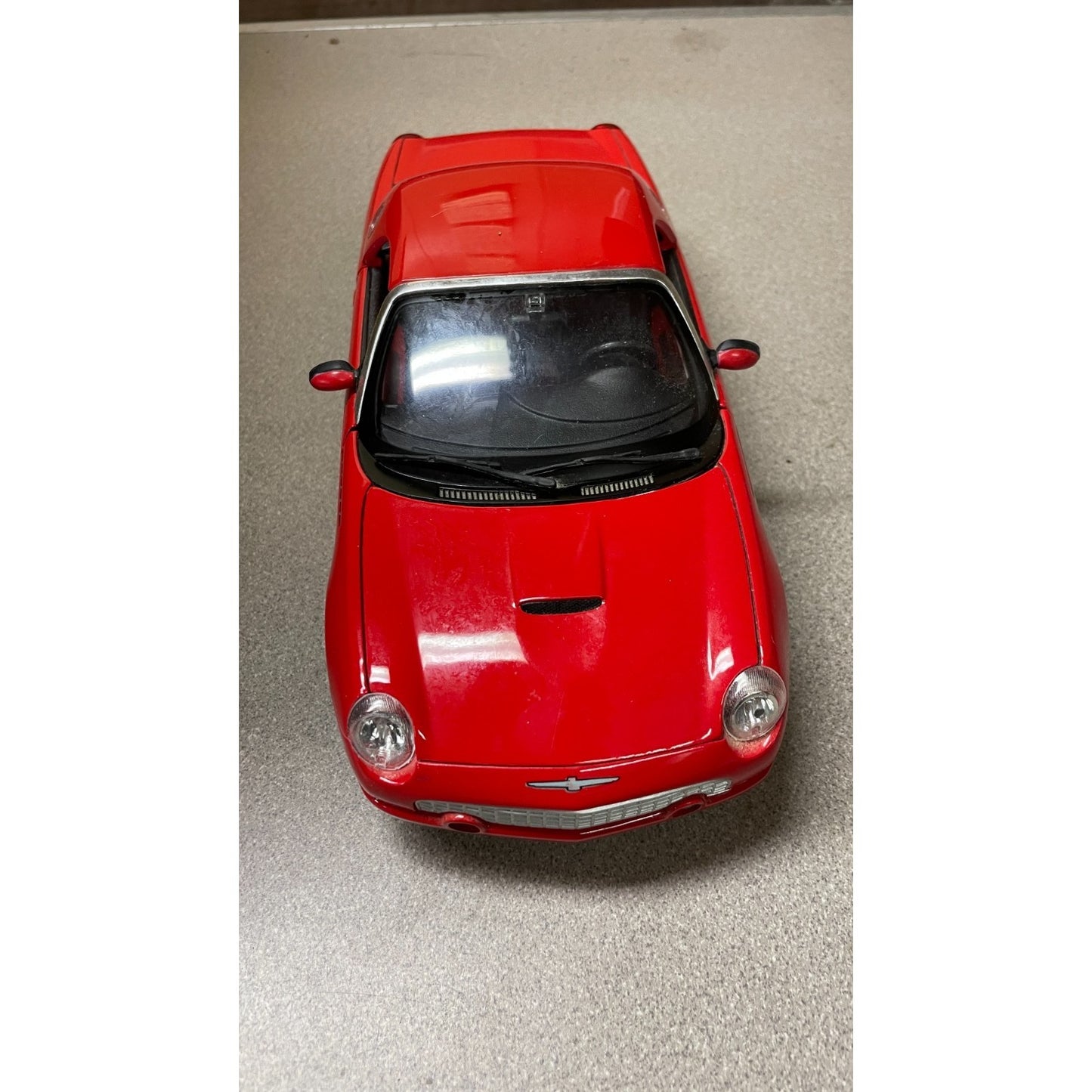 Maisto Ford Thunderbird Red Convertible Die Cast, Scale: 1/18 front end view