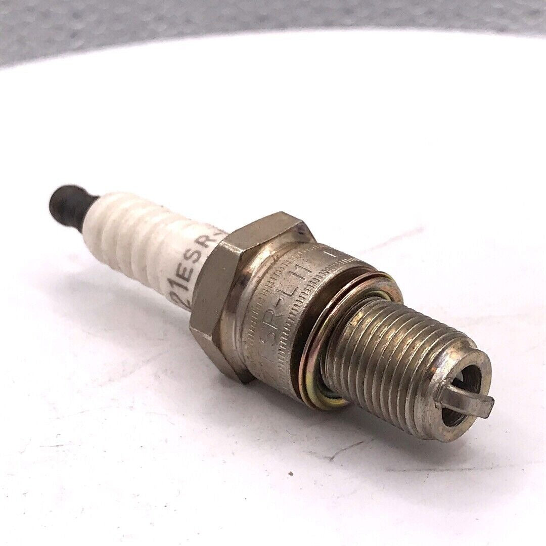 Denso Spark Plug W21ESR-L11