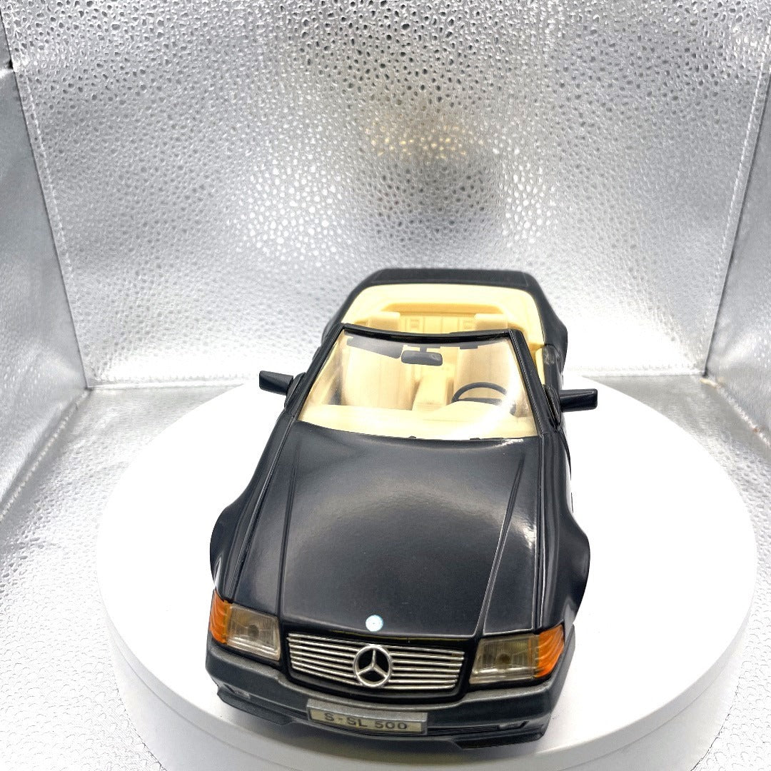Maisto 1989 Mercedes-Benz 500 SL Black and Gray Die Cast, Scale: 1:18 front end view