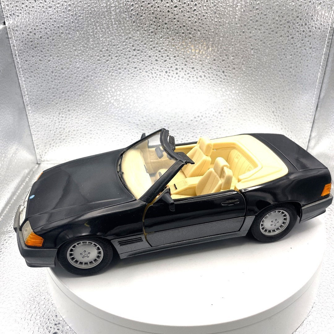 Maisto 1989 Mercedes-Benz 500 SL Black and Gray Die Cast, Scale: 1:18 drivers side view